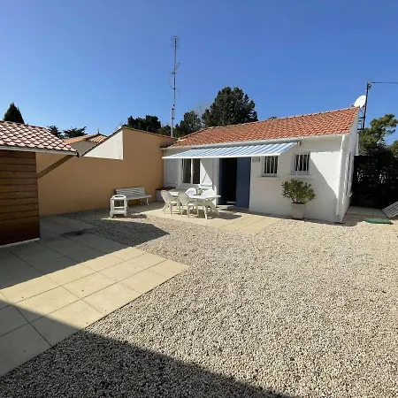 Charmante Maison A Saint-jean-de-monts, 400m De La Plage, Terrasse, Jardin, Parking Et Menage Inclus - Fr-1-224c-198 Vakantiehuis
