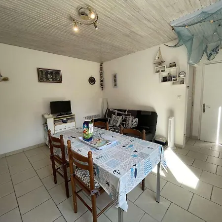 Feriehus Charmante Maison A Saint-jean-de-monts, 400m De La Plage, Terrasse, Jardin, Parking Et Menage Inclus - Fr-1-224c-198 *